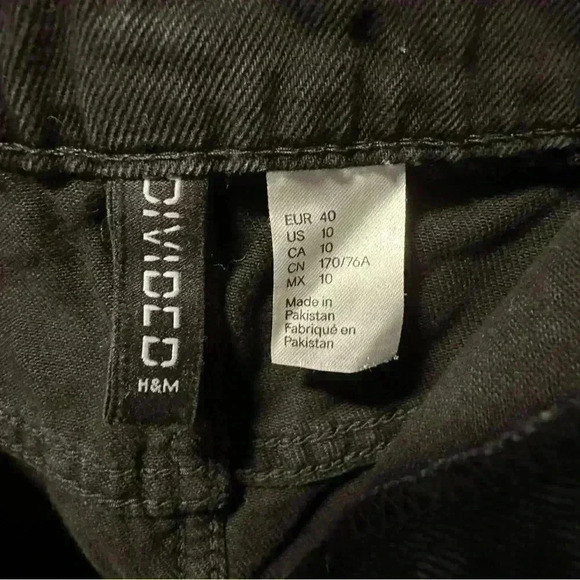 H&M Divided Distressed Pearl Silver Beaded Black Denim Skirt Size 10 - Picture 4 of 7